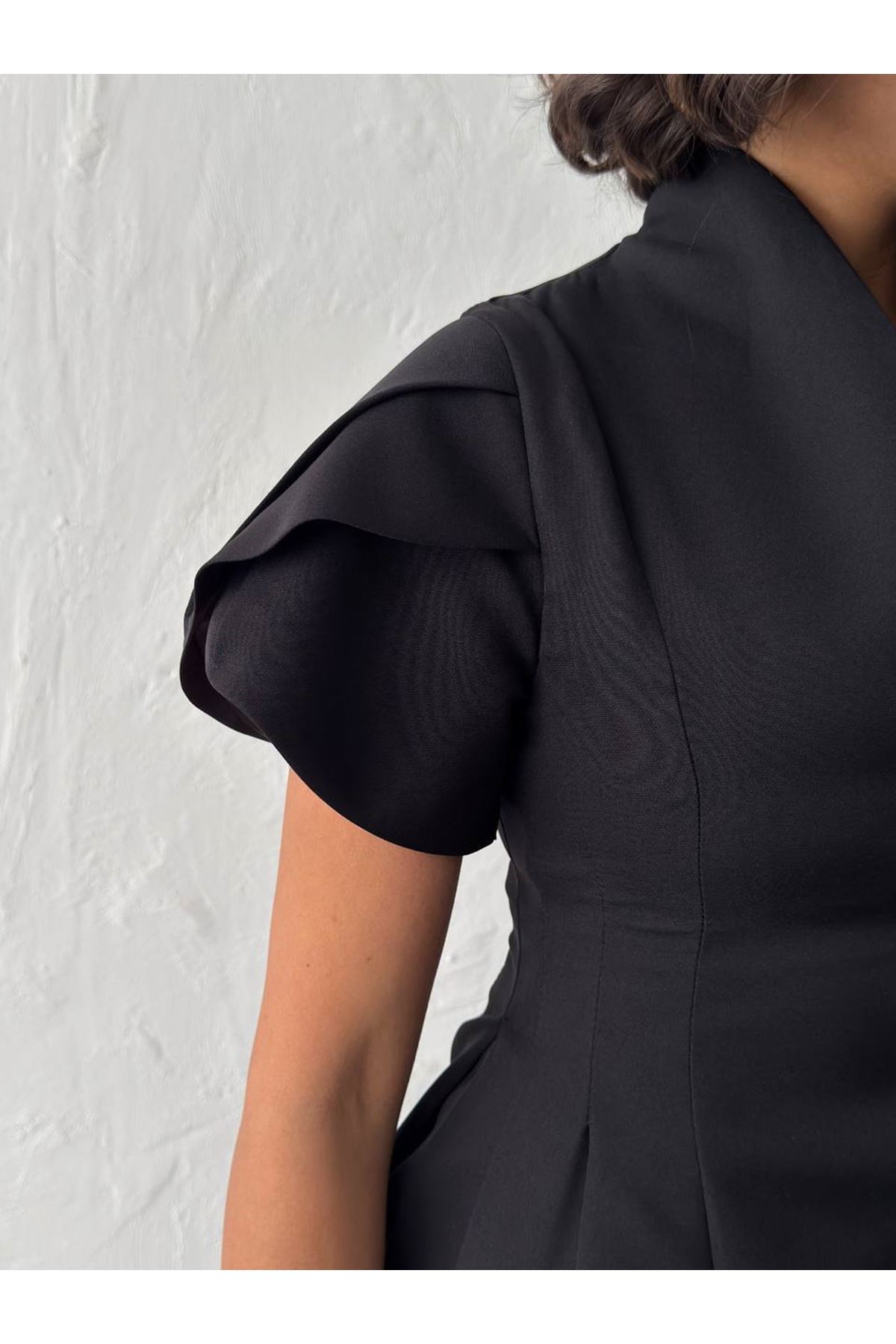 Gold Düğme Detaylı Peplum Kesim Şık Kadın Takım