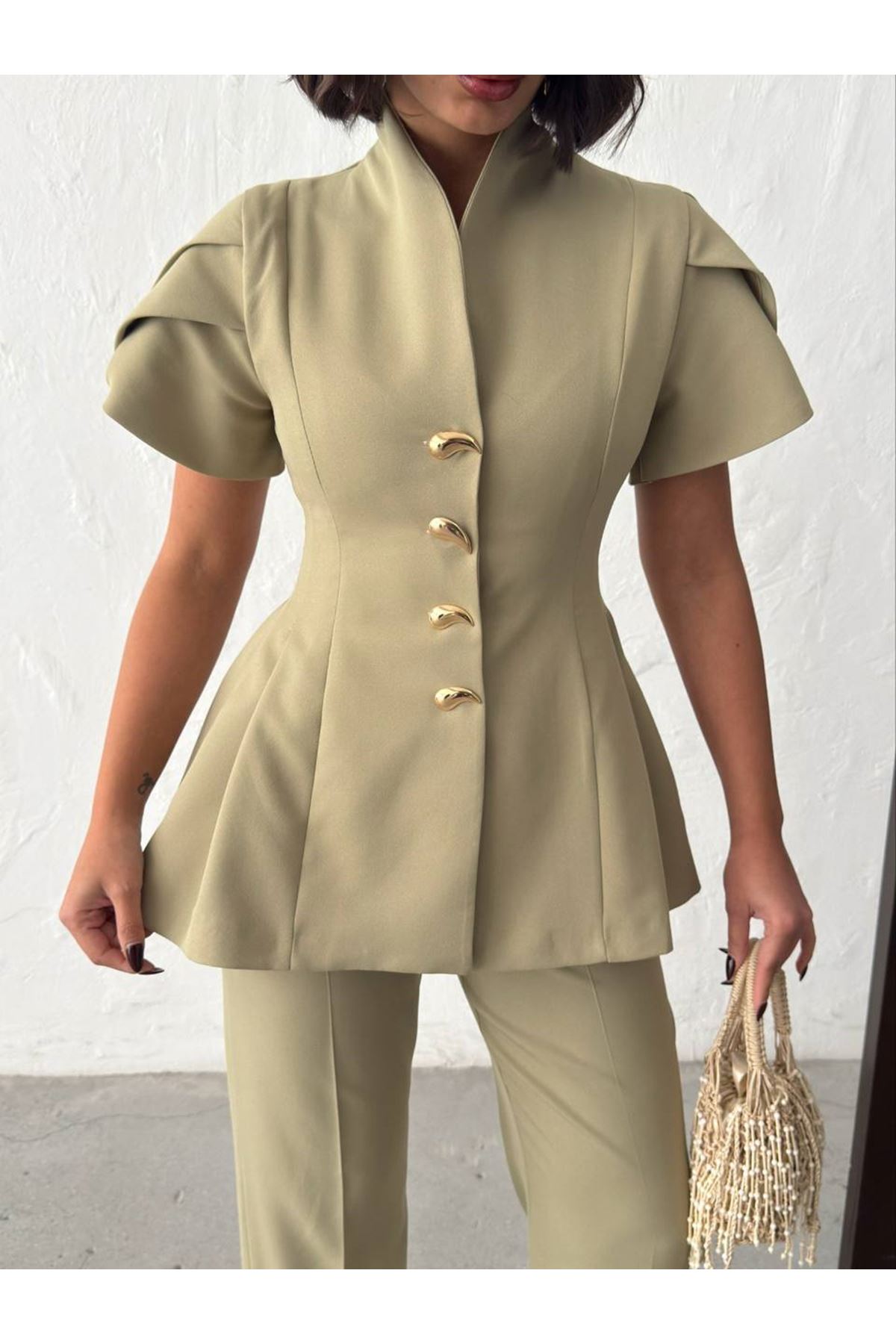 Gold Düğme Detaylı Peplum Kesim Şık Kadın Takım