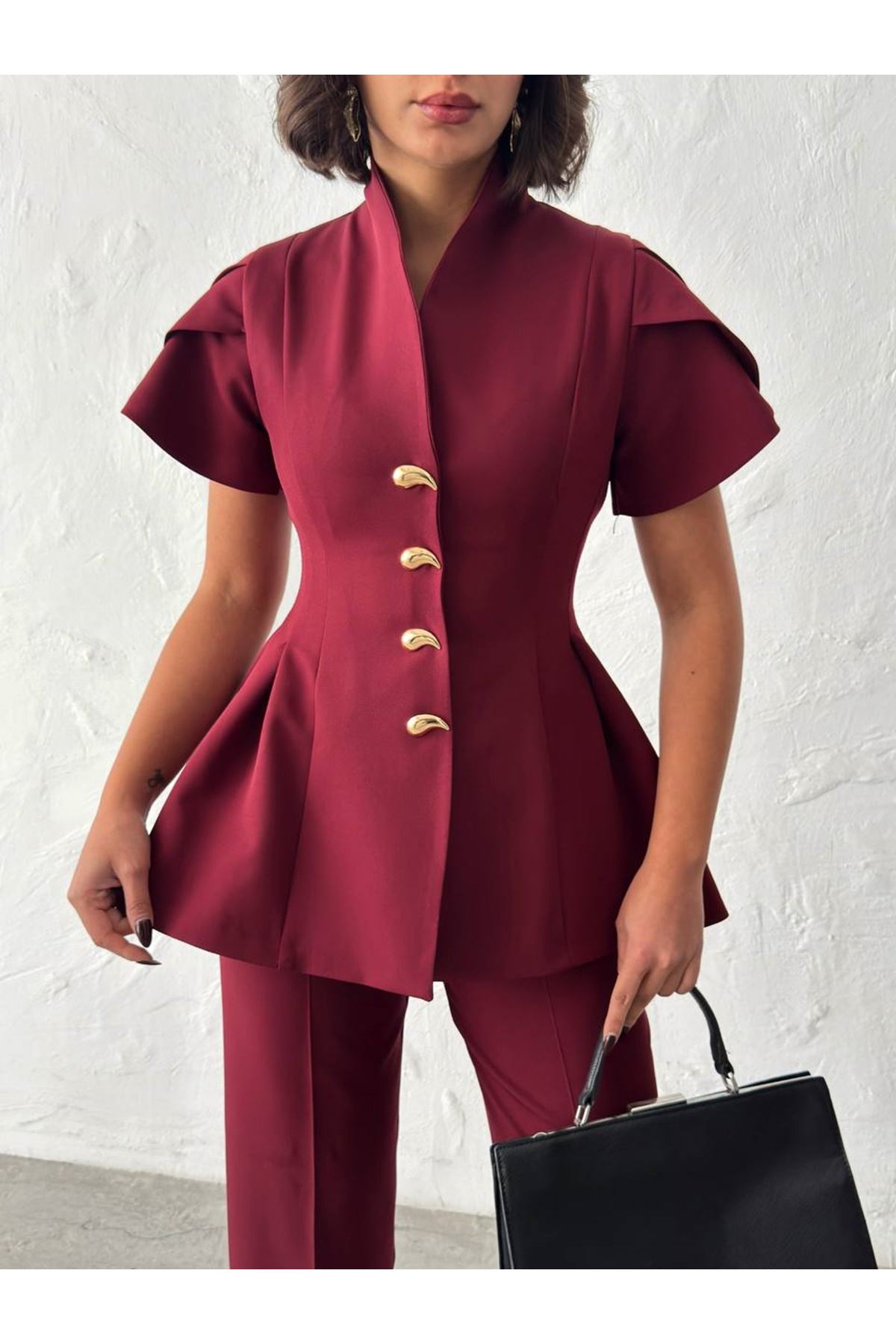 Gold Düğme Detaylı Peplum Kesim Şık Kadın Takım