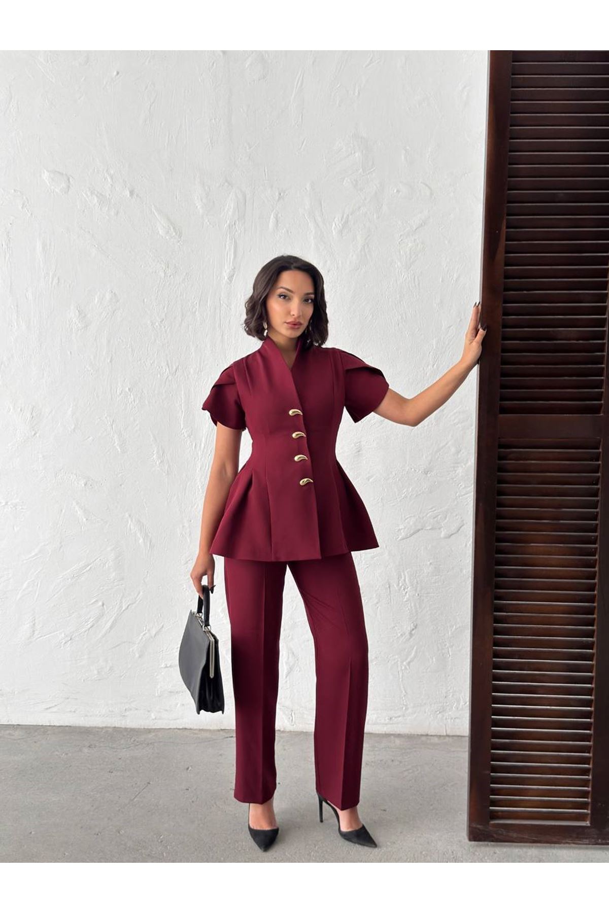 Gold Düğme Detaylı Peplum Kesim Şık Kadın Takım