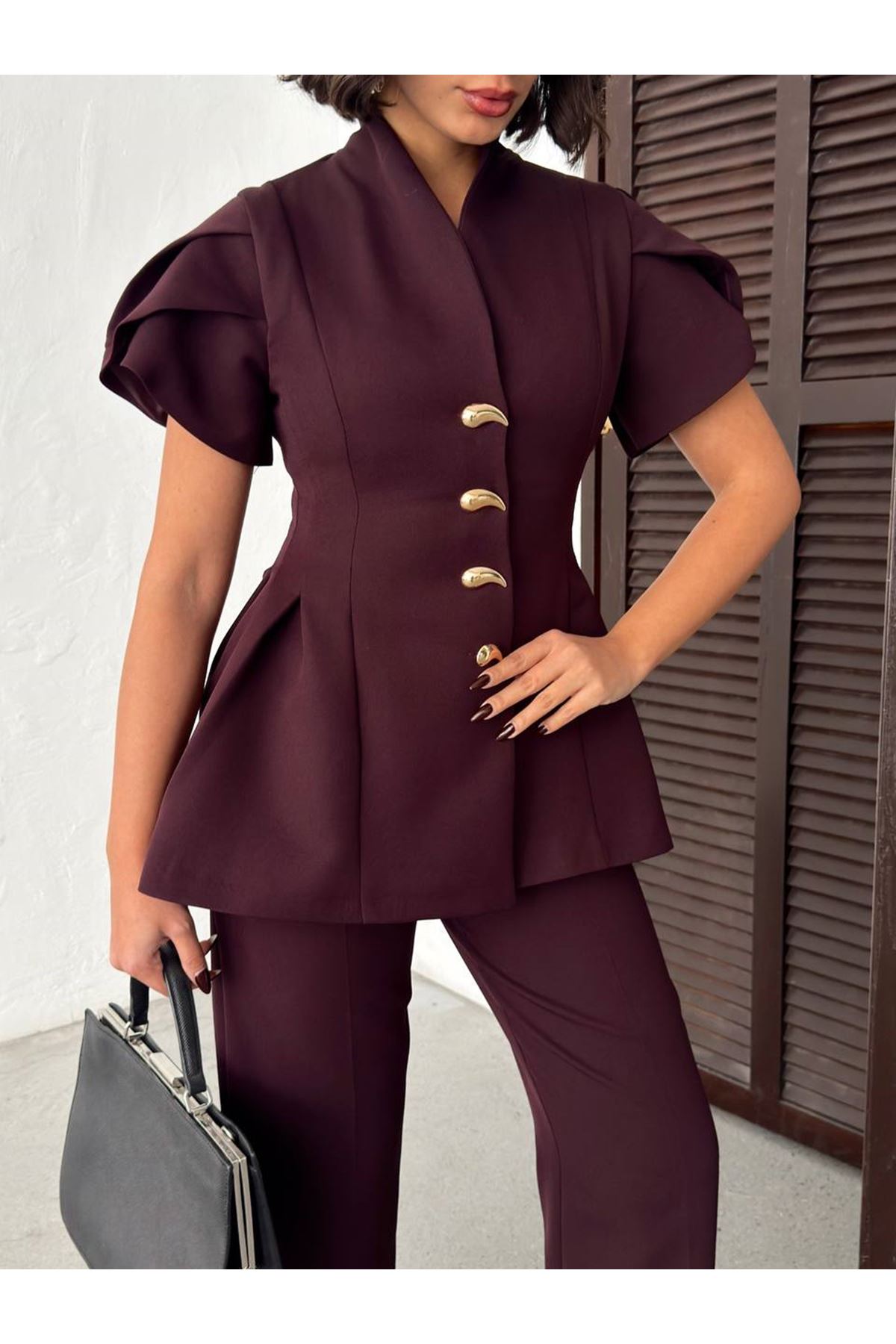 Gold Düğme Detaylı Peplum Kesim Şık Kadın Takım