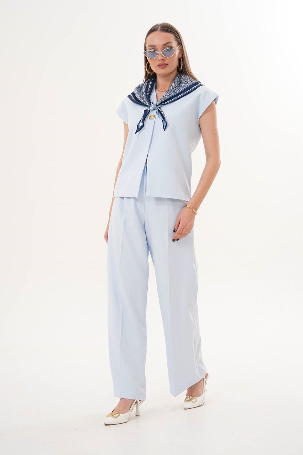 Fular Detaylı 3'lü Takım – Şık Bluz Pantolon Kombin