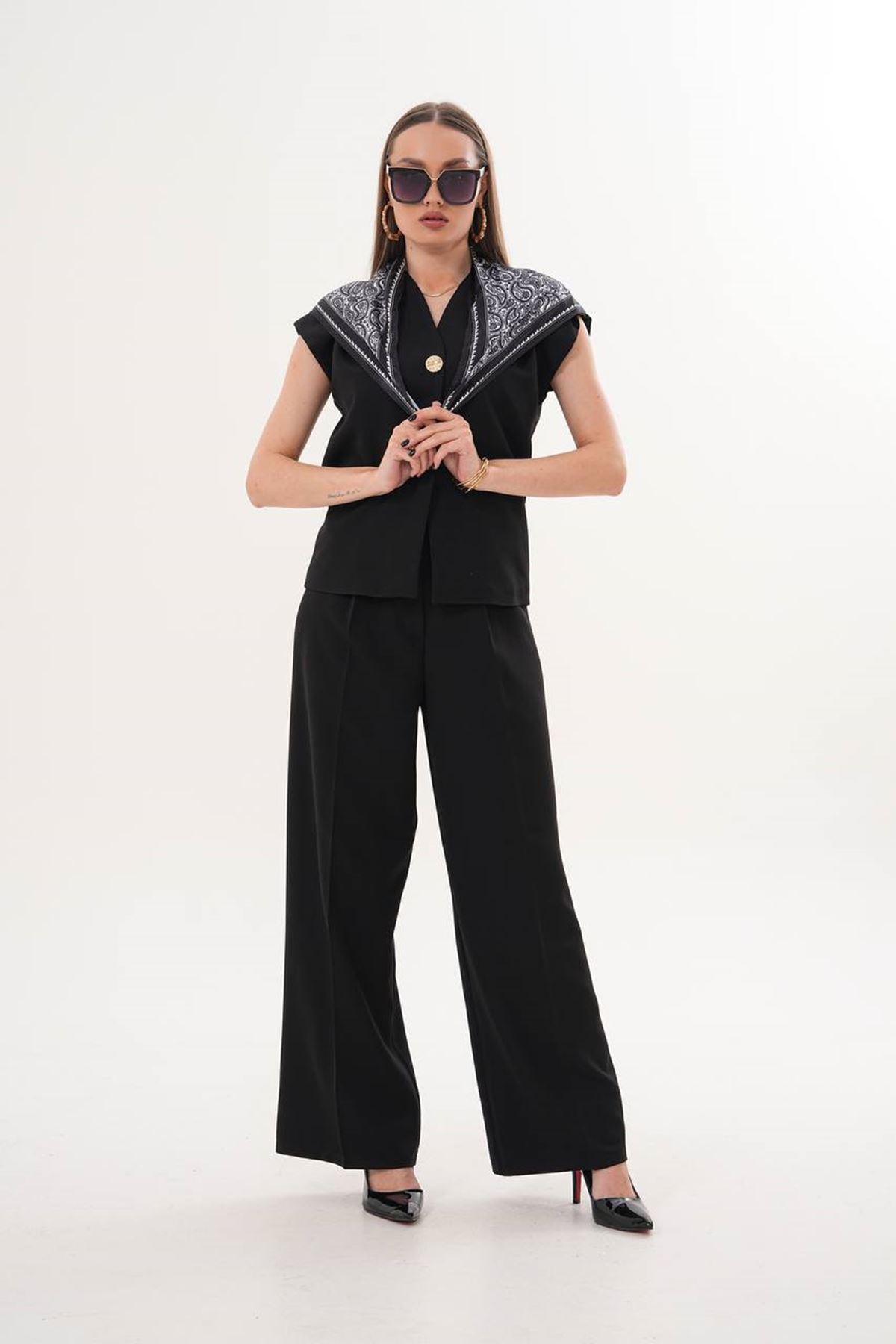Fular Detaylı 3'lü Takım – Şık Bluz Pantolon Kombin