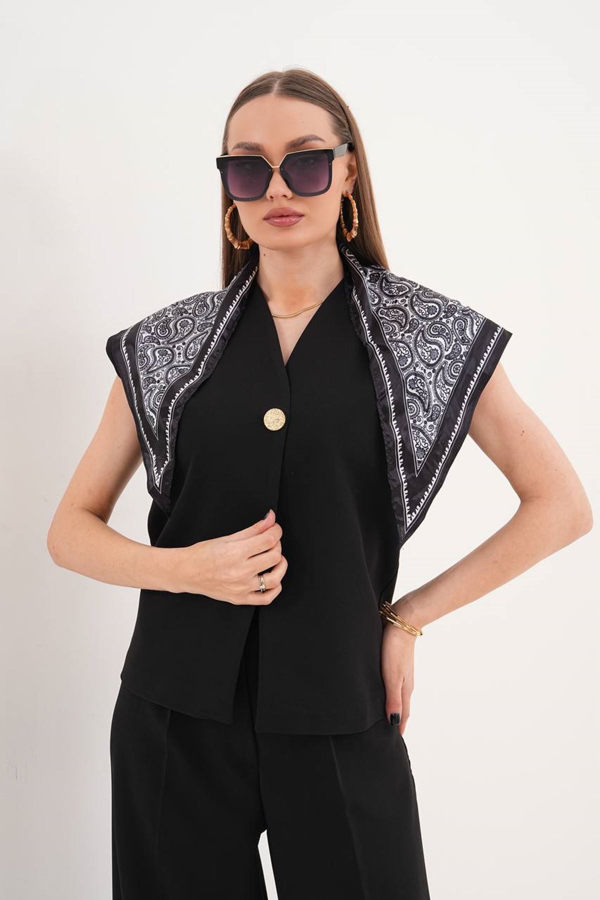 Fular Detaylı 3'lü Takım – Şık Bluz Pantolon Kombin