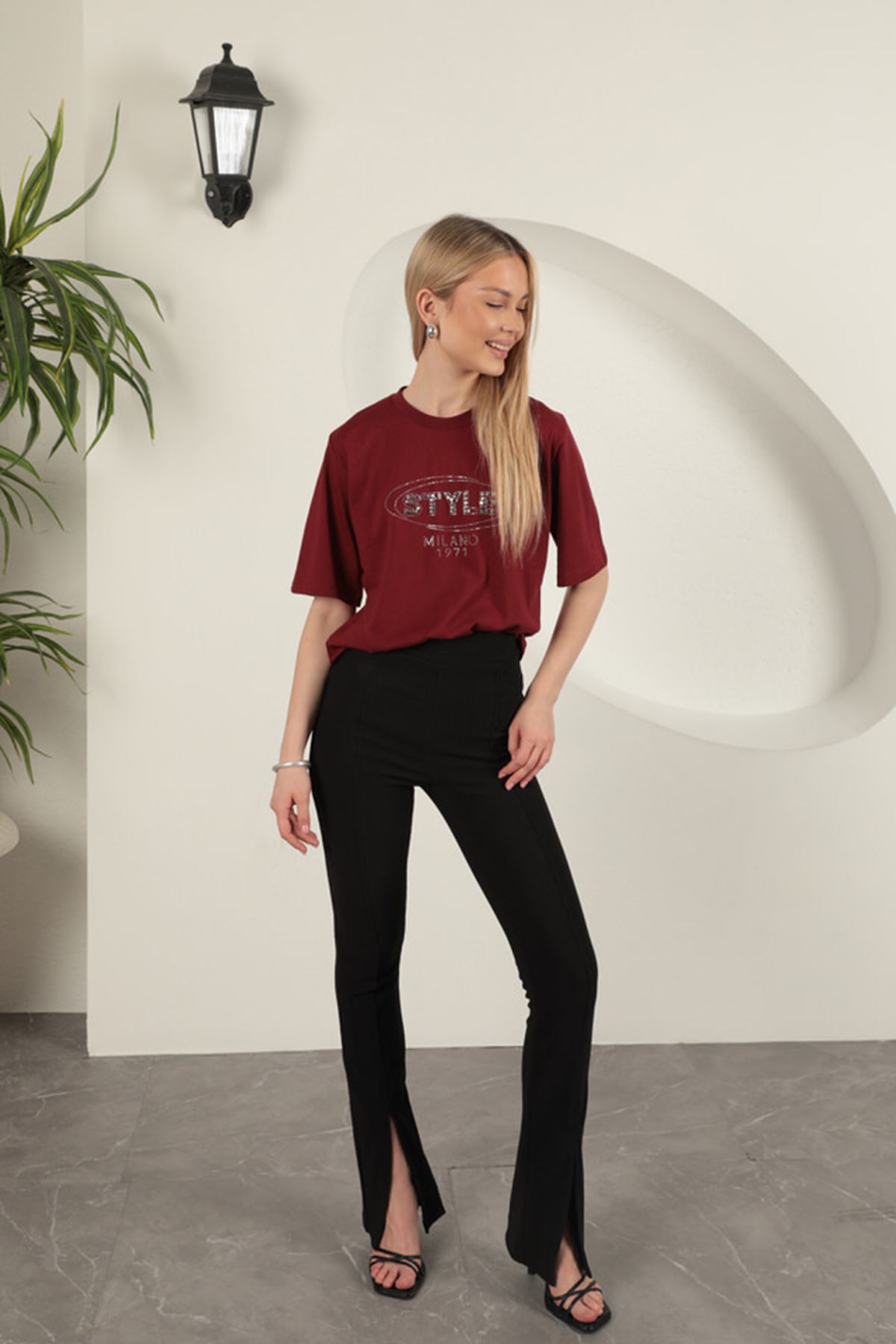 Süprem Kumaş Taş Detaylı Kadın Tişört-Bordo