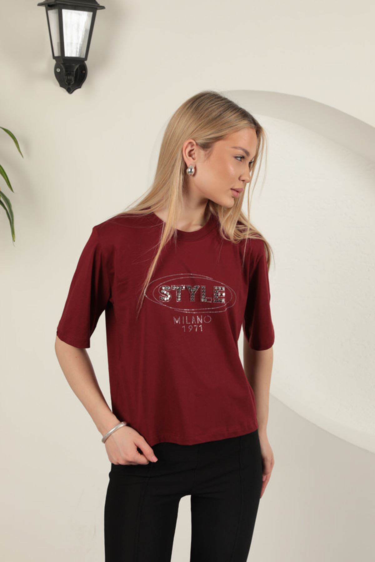 Süprem Kumaş Taş Detaylı Kadın Tişört-Bordo