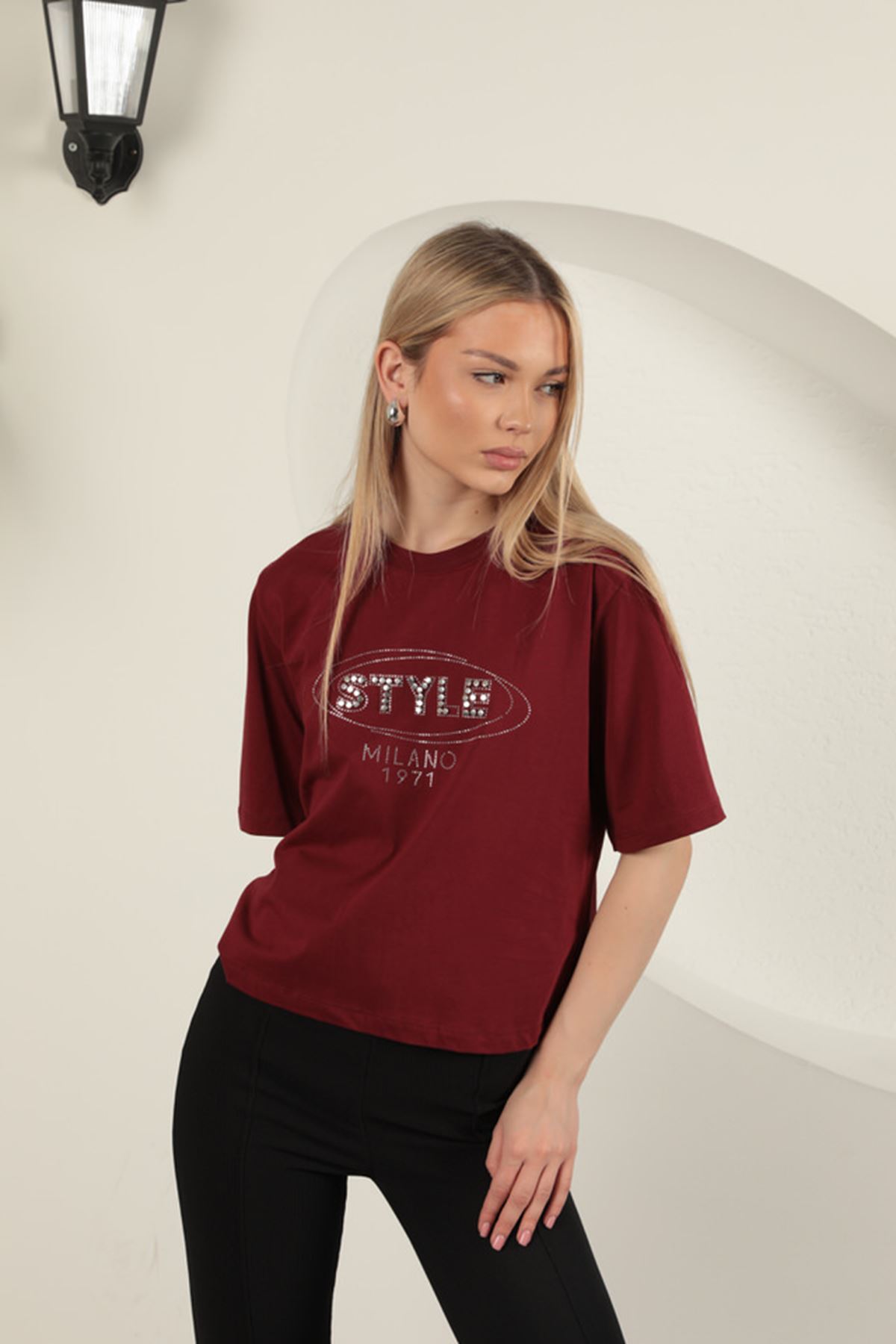 Süprem Kumaş Taş Detaylı Kadın Tişört-Bordo