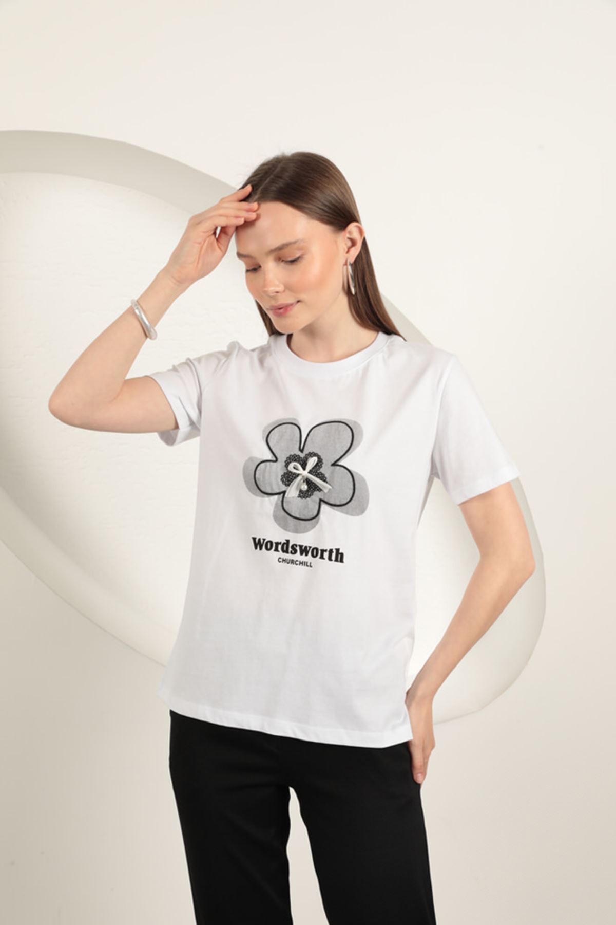 Süprem Kumaş Fiyonk Baskılı Tişört-Beyaz