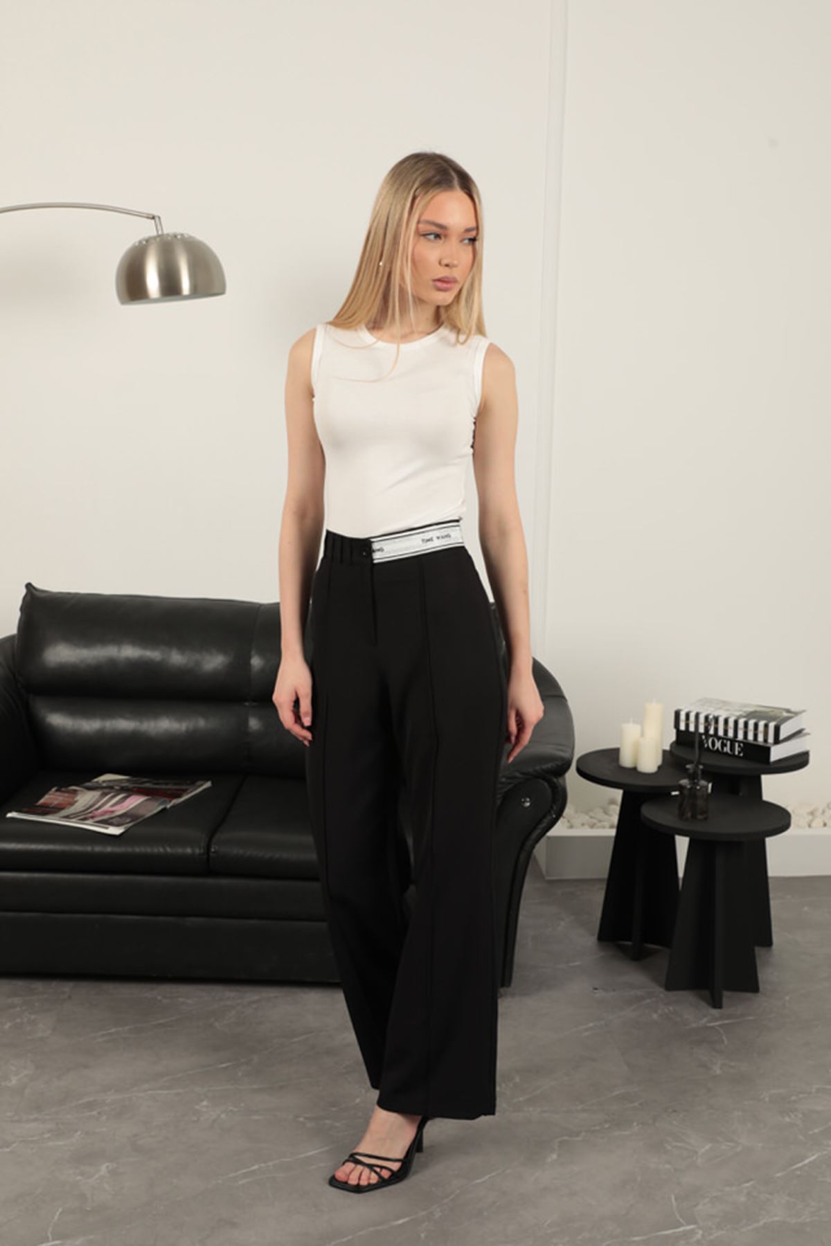 Atlas Kumaş Kemeri Taş Detaylı Pantolon-Siyah