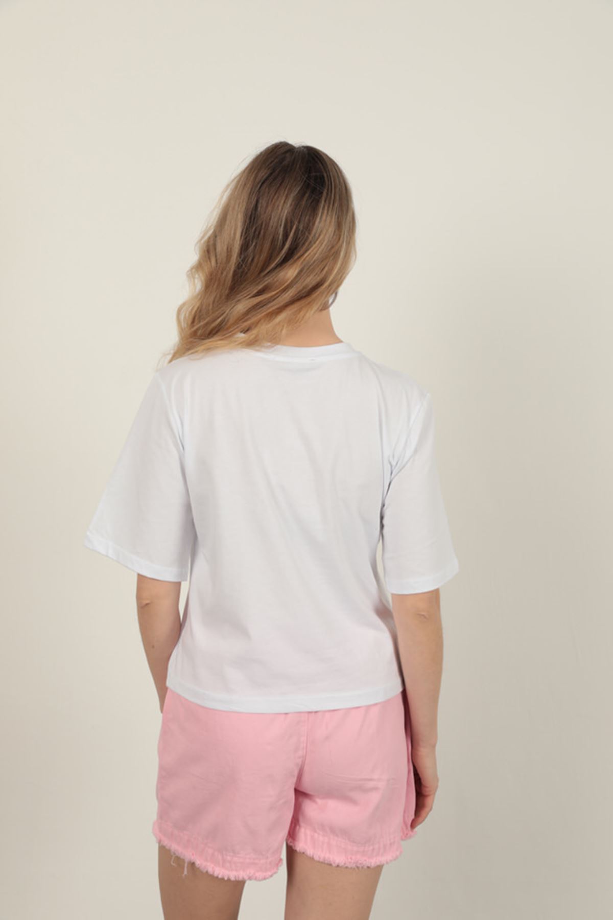 Süprem Kumaş Taş Detaylı Kadın Tişört-Beyaz