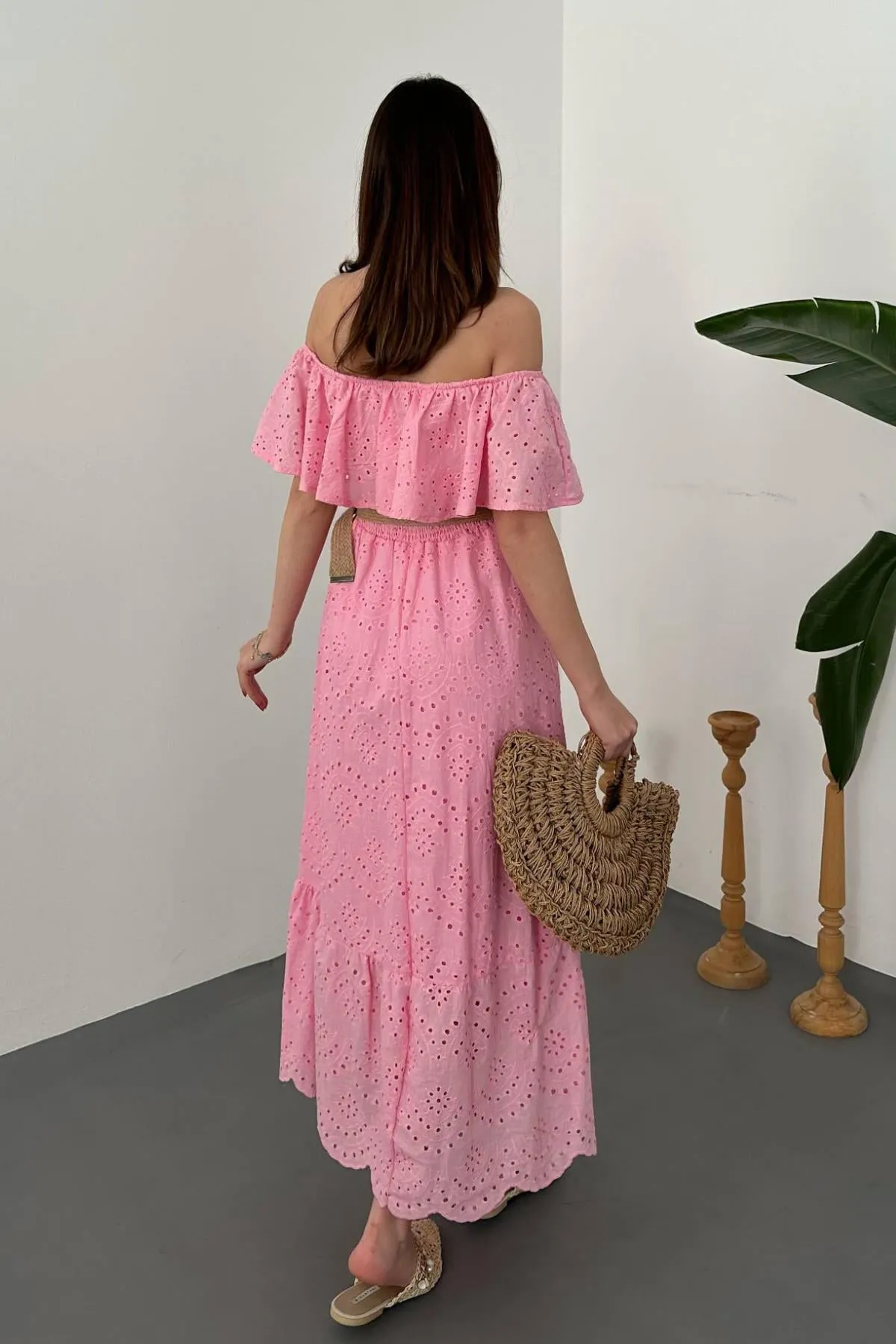Pembe Omzu Lastikli Brode Elbise