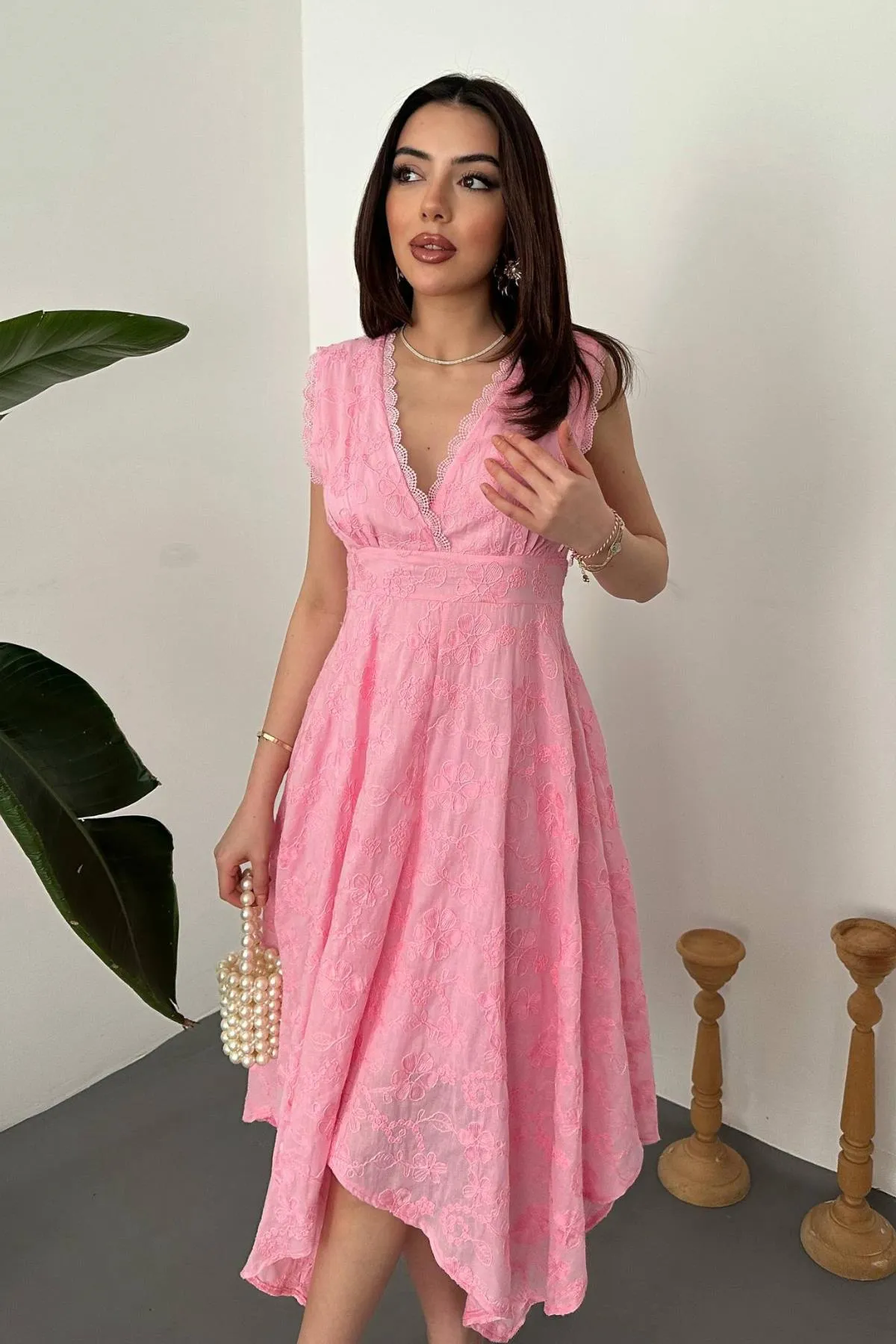 Pembe Brodeli Elbise
