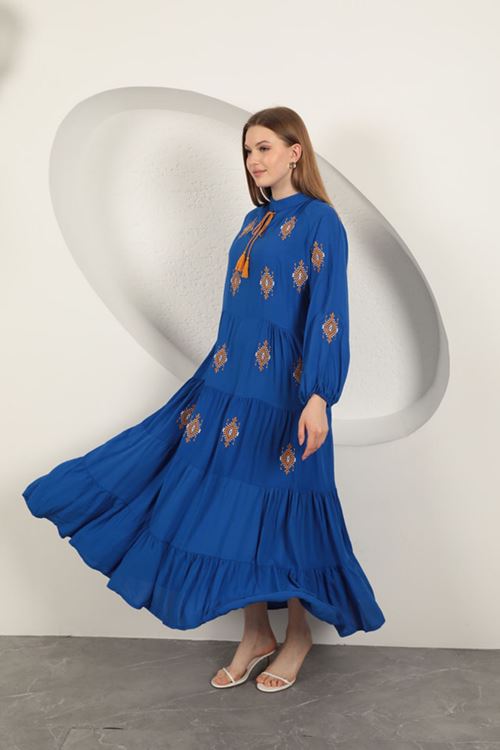 Viskon Kumaş Çıtır Nakışlı Elbise-Saks