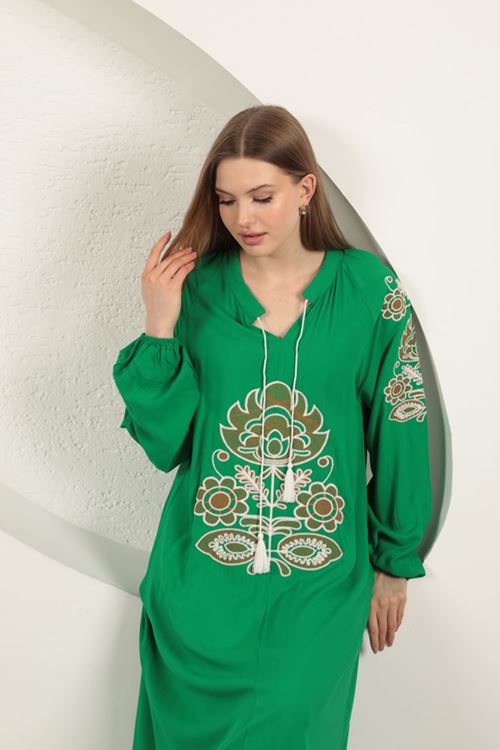 Viskon Kumaş Nakışlı Elbise-Yeşil
