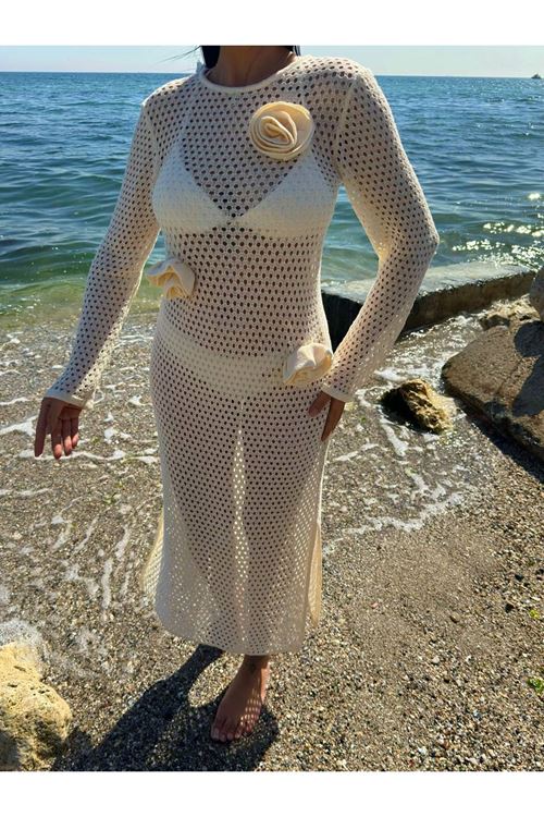 Sahil Şıklığının Yeni Adı: Örgü Detaylı Plaj Elbisesi 