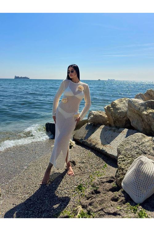 Sahil Şıklığının Yeni Adı: Örgü Detaylı Plaj Elbisesi 