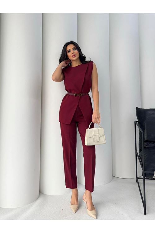 Elegant Sleeveless Women's Suit with Belt Detail