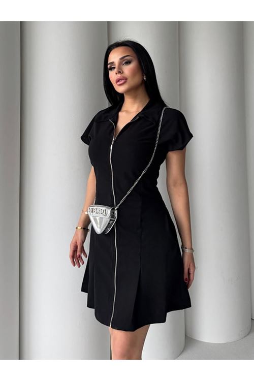 Fermuar Detaylı Polo Yaka Elbise – Modern, Zarif ve Etkileyici