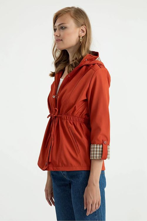 BONDİG KUMAŞ KAPŞONLU KISA KADIN YAĞMURLUK