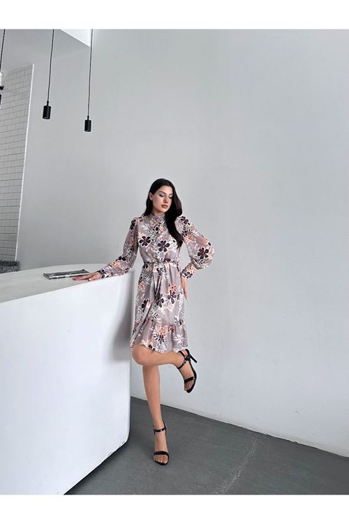 Çiçek Desenli Şık Elbise - Zarif ve Rahat Tasarım