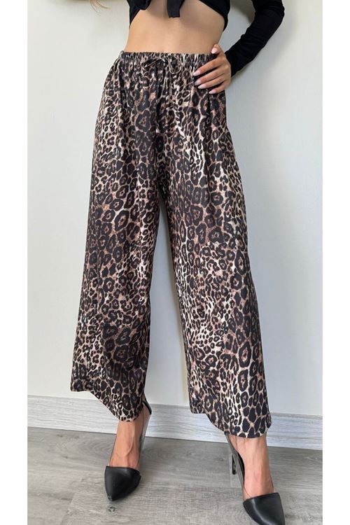 Leopar Desenli Geniş Paça Pantolon - Şıklığın ve Rahatlığın Buluşması