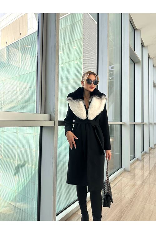 Klasik Siyah Kaşe Kaban – Lüks Kürk Detaylı Zarif Şıklık