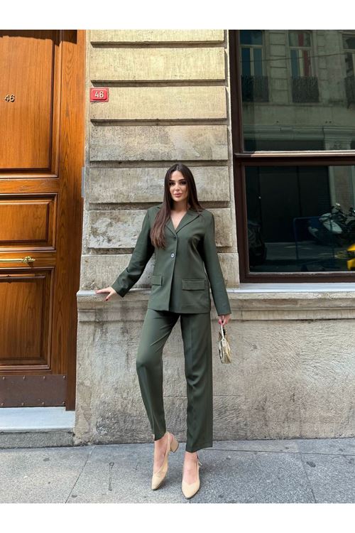 Klasik Kesim Takım Elbise