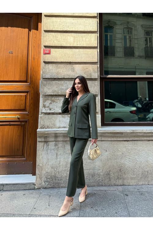 Klasik Kesim Takım Elbise