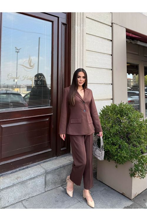 Klasik Kesim Takım Elbise