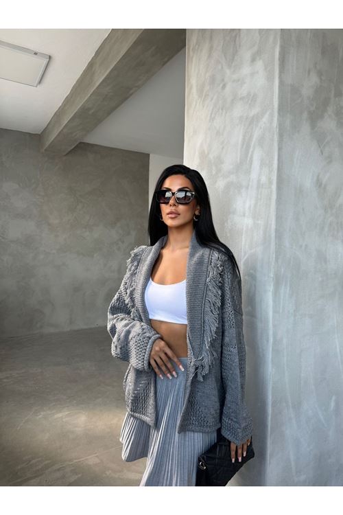 PÜSKÜL DETAYLI ŞAL YAKA SALAŞ HIRKA