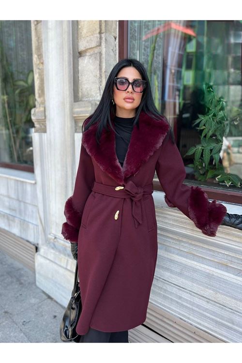 Kolu ve Yakası Kürk Detaylı Kaban