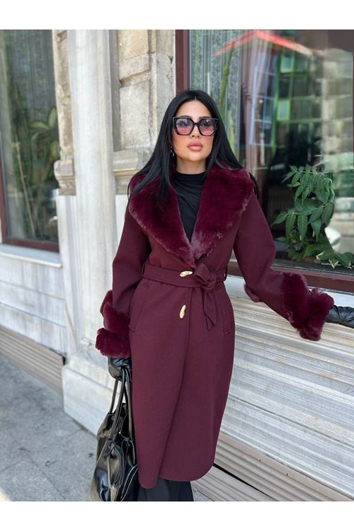 Kolu ve Yakası Kürk Detaylı Kaban