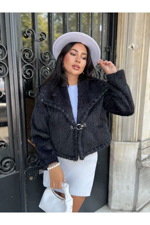 Klips Kapama Detaylı Özel Tasarım Ceket