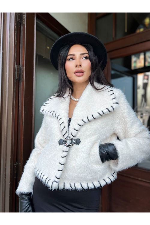 Klips Kapama Detaylı Özel Tasarım Ceket