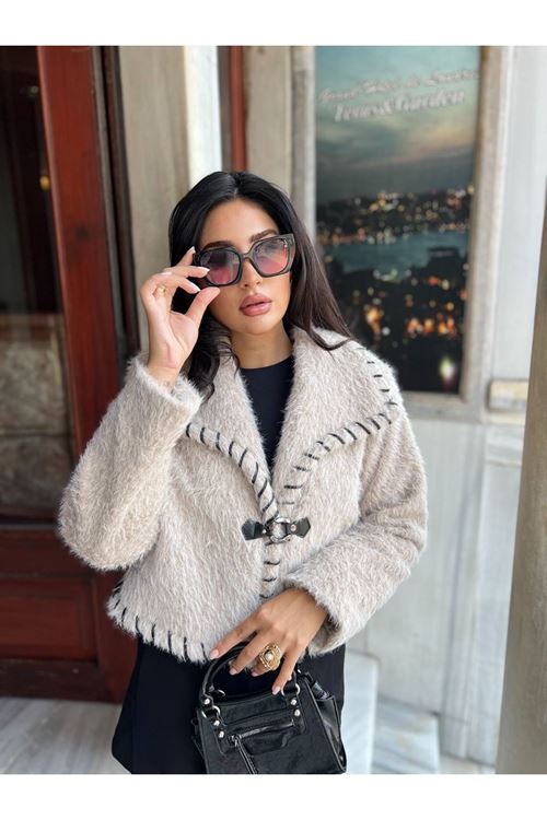 Klips Kapama Detaylı Özel Tasarım Ceket