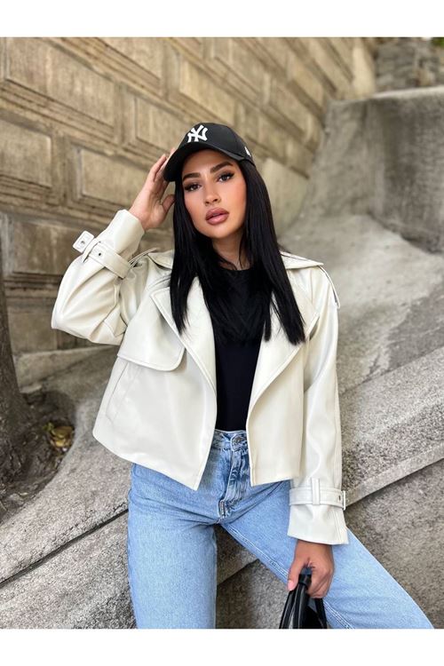 OMUZLAR VE KOLLAR APOLETLİ KISA KADIN CEKET