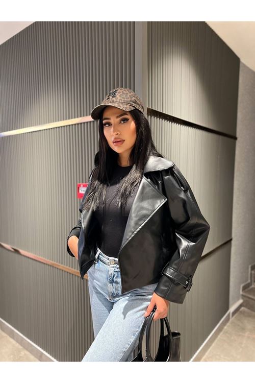 OMUZLAR VE KOLLAR APOLETLİ KISA KADIN CEKET