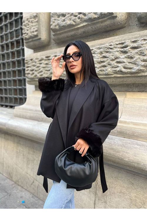 Kuşak Bağlamalı Kolu Kürklü Kaşe