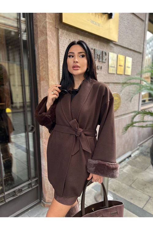 Kuşak Bağlamalı Kolu Kürklü Kaşe