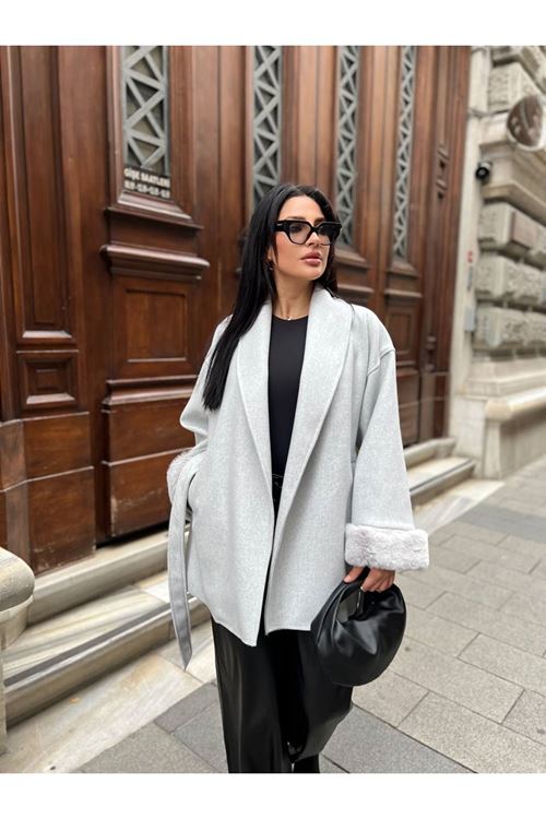 Kuşak Bağlamalı Kolu Kürklü Kaşe