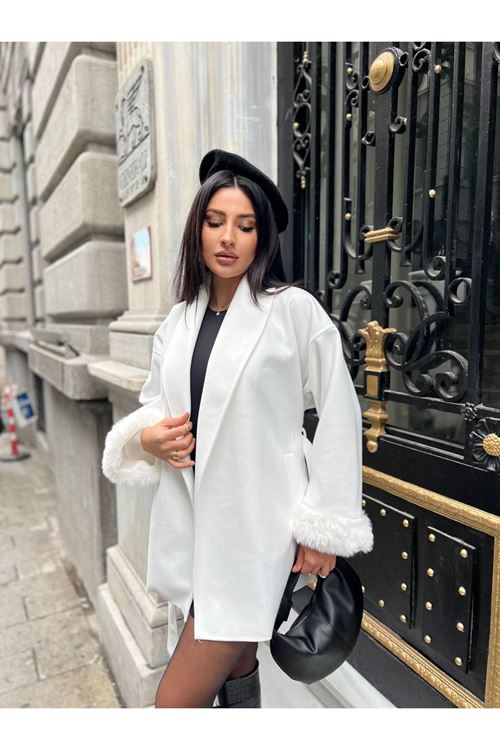 Kuşak Bağlamalı Kolu Kürklü Kaşe