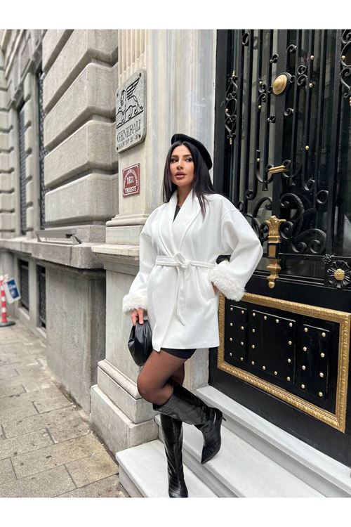 Kuşak Bağlamalı Kolu Kürklü Kaşe