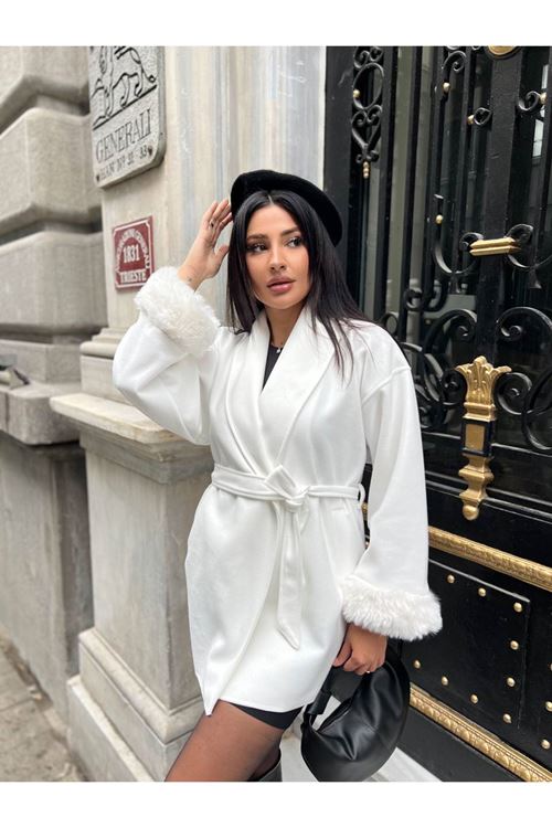 Kuşak Bağlamalı Kolu Kürklü Kaşe