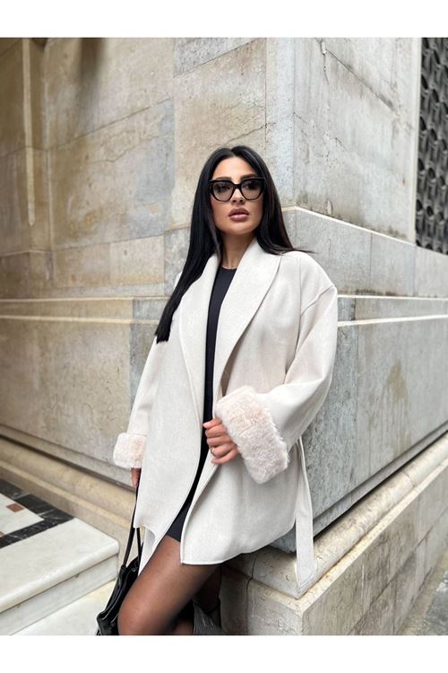 Kuşak Bağlamalı Kolu Kürklü Kaşe