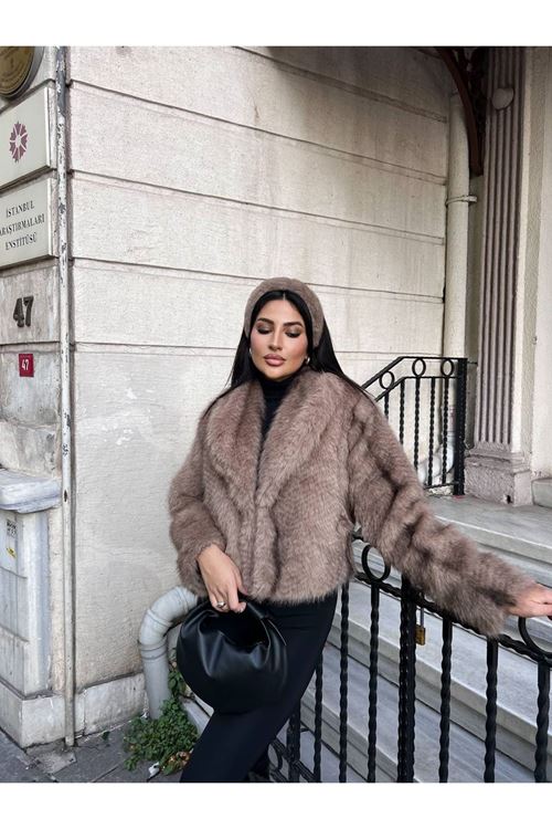 Kısa Peluş Kürk Mont