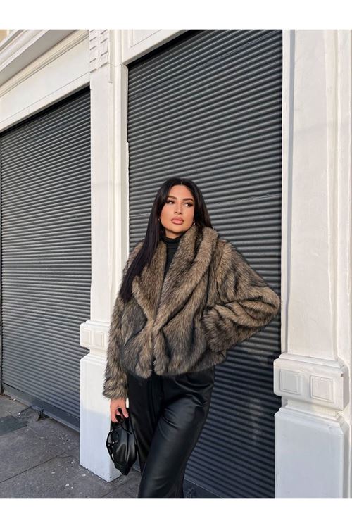 Kısa Peluş Kürk Mont