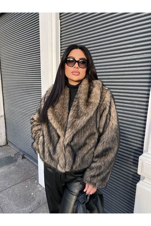Kısa Peluş Kürk Mont