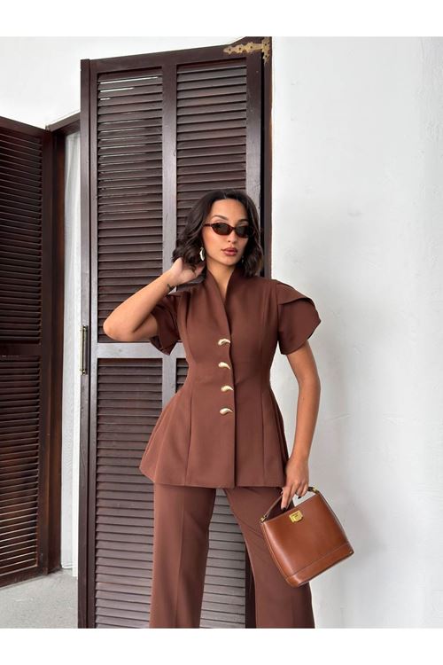 Gold Düğme Detaylı Peplum Kesim Şık Kadın Takım