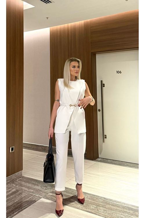 Elegant Sleeveless Women's Suit with Belt Detail