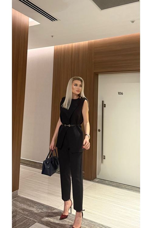 Elegant Sleeveless Women's Suit with Belt Detail